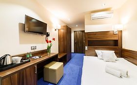 Hotel Sanvit Lake Resort & Spa